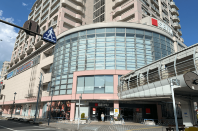 《東京清瀬市スーパー刺殺事件》妻と遺産相続でトラブルか、容疑者の近所での評判「実父の世話は奥さんに」