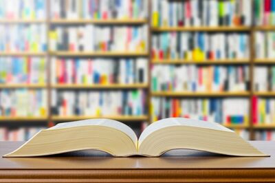 念願の“著者”になったのも束の間!自分史や自伝を作る“語りたい”SNS発信シニア世代が陥る「自費出版」…